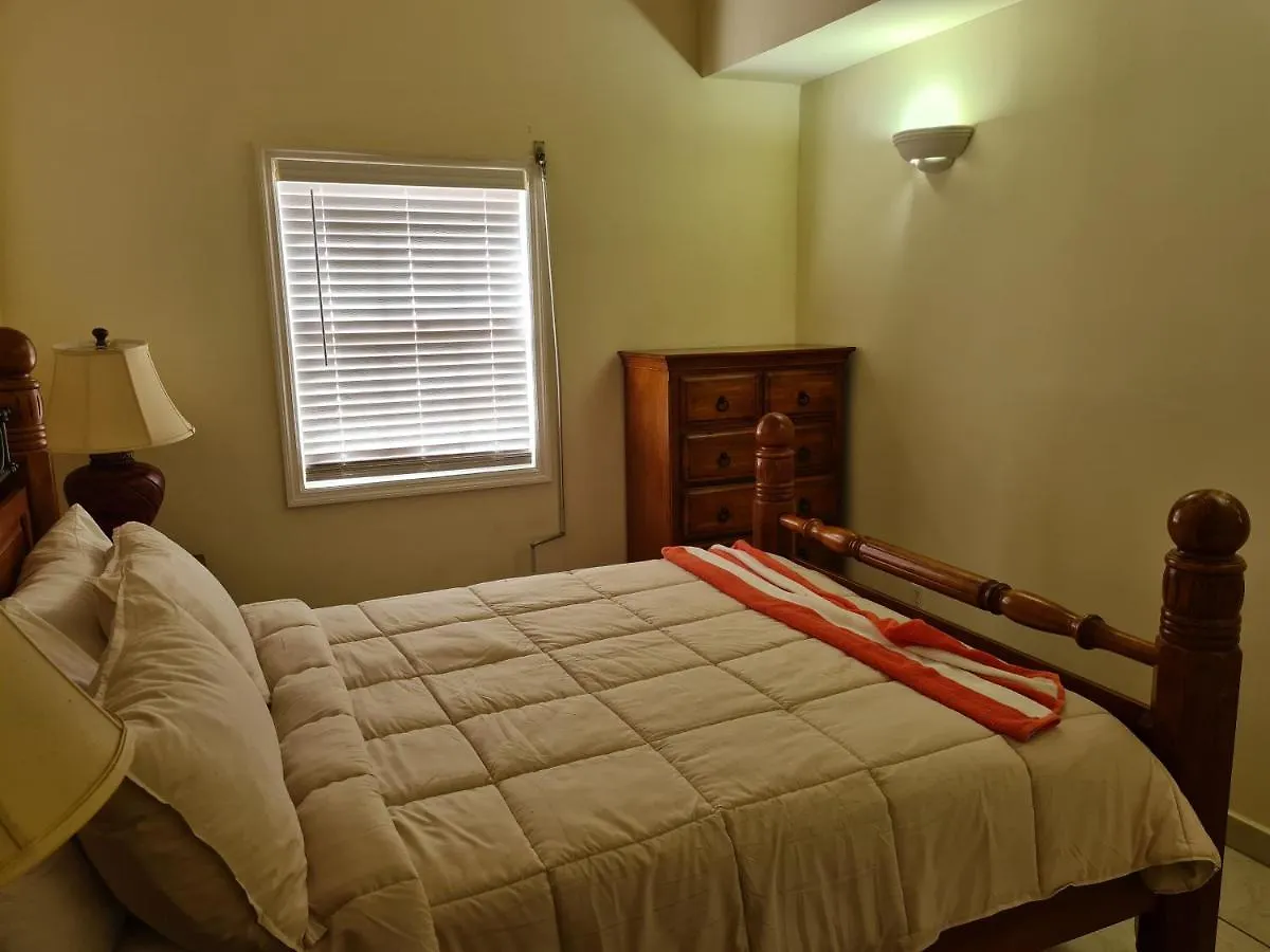 Pimento Villa - Private Villa And Pool Jolly Harbour 0*,  Antigua en Barbuda